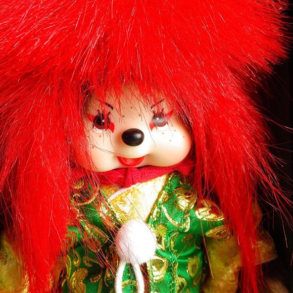 COPY - NWT  Authentic Limited Edition Monchhichi Kabuki Doll 8" (20 cm) . Red. - Picture 4 of 8